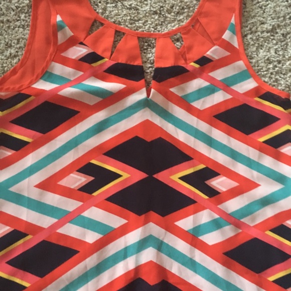 Light Summer Tank Top - Picture 2 of 3